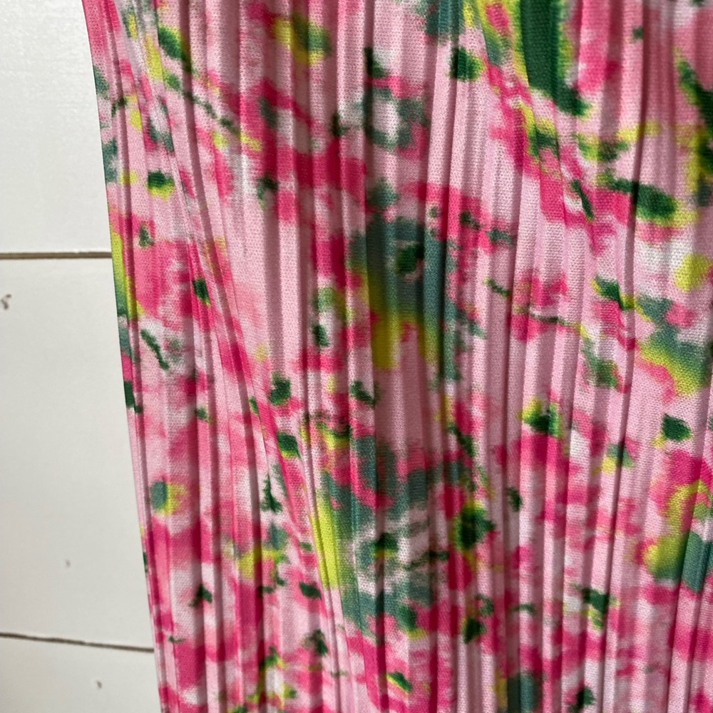 Women’s Prettylittlething maxi dress - Picture 3 of 6